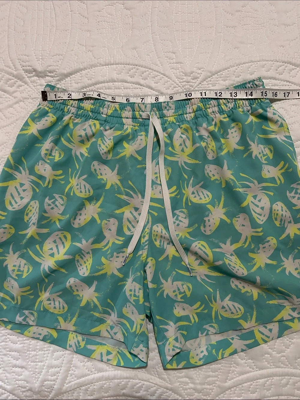 CHUBBIES Swim Trunks • bright teal w/ neon yellow & white Pineapple print SZ: L